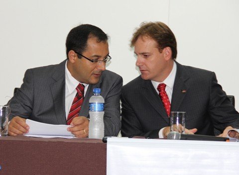 oab-quer-pagamento-de-mais-de-r-120-milhoes-1 Clésio Moraes (à esquerda) e Tullo Cavallazzi já marcaram audiências para tratar dos trabalhos na subseção de Tubarão.