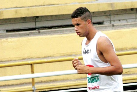 tigre-empresta-jogadores-da-base-1 Neste temporada, o zageiro Eduardo Cipriano defenderá as cores do Crac, pela primeira divisão do Campeonato Goiano. Foto: Fernando Ribeiro/Criciúma E. C./Notisul