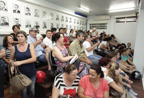 estado-de-greve-e-mantido-1 Profissionais foram na câmara, no começo deste mês, para tentar o apoio dos vereadores. Desde então, a categoria segue em estado de greve - Foto:Gilmar F. Estevam/Câmara de Tubarão/Notisul