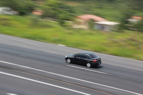 motoristas-precisam-respeitar-limites-1 O motorista que desrespeitar a sinalização de velocidade máxima na BR-101 corre o risco de ser multado. Foto: Muriel Albonico/Esga-Dnit/Notisul