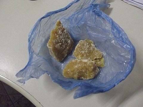 adolescente-foragido-e-recapturado-1 Os 50 gramas de crack renderiam 200 pedras e cerca de R$ 2 mil. Foto: DPCAPMI de Tubarão/Notisul