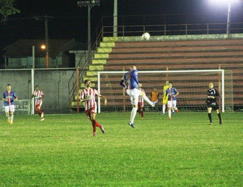 atletico-tubarao-sobe-para-3o-na-tabela-1 O Hercílio Luz bateu o Caçador, neste sábado, em sua estreia em casa.