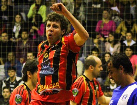 campeao-citadino-sera-definido-hoje-1 O fim de um dos mais tradicionais campeonatos de Imbituba, o citadinho de Futsal, será hoje à noite - Foto:João Batista Coelho Júnior/Notisul