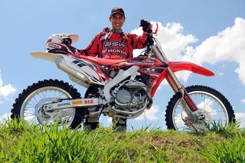 memorial-sera-inaugurado-1 Marronzinho receberá homenagem póstuma de familiares e amigos na cidade natal - Foto:Luiz Pires/Vipcom/Divulgação/Notisul