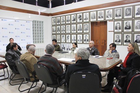 r-16-milhao-e-cobrado-de-capivari-1 Reunião com vereadores objetivou o esclarecimento da ação de cobrança ingressada pela prefeitura de Tubarão. Sentença é aguardada