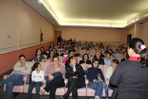 reducao-da-jornada-de-trabalho-e-aceita-1 Hoje, o sindicato da categoria realiza assembleia, às 19 horas, no auditório do praça shopping, para detalhar o resultado à classe.