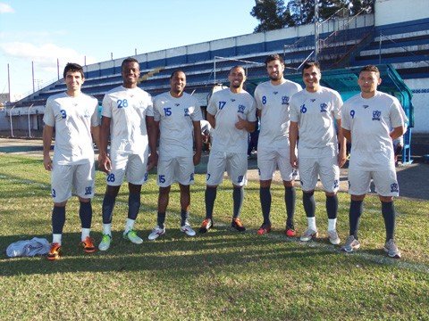 reforcos-chegam-a-vila-1 Grupo está completo e já participou de treinos ontem