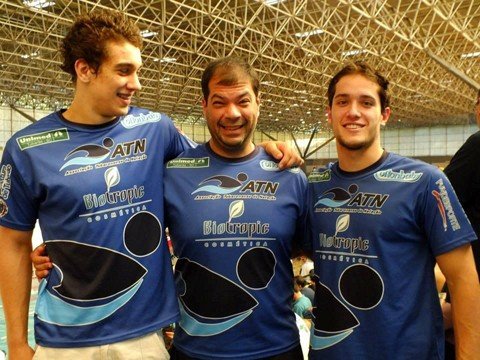 tubaronenses-estao-na-selecao-catarinense-1 O treinador Eduardo Morini (centro) comemorou o resultado dos trabalhos com os atletas