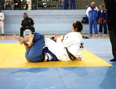 unisul-classifica-seis-atletas-para-brasileiro-sub-23-1 Ana Heymanns (de faixa marrom) em 2012, foi uma das convocadas para a Seletiva Rio 2016. Foto: Unisul/Divulgação/Notisul