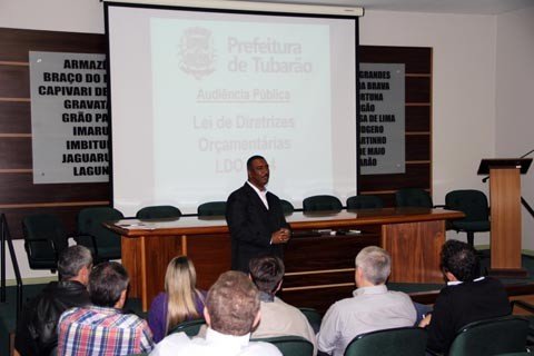 audiencia-publica-elege-prioridades-1 Audiência pública buscou debater a respeito das prioridades que devem estar no orçamento da prefeitura no próximo ano