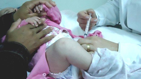 mais-de-mil-criancas-sao-imunizadas-1 Em Tubarão foram mais de 400 crianças imunizadas no primeiro dia da campanha. A previsão é que até esta sexta, mais de 400 mil pessoas sejam vacinadas - Foto:Daniela Goulart/Prefeitura de Tubarão/Notisul