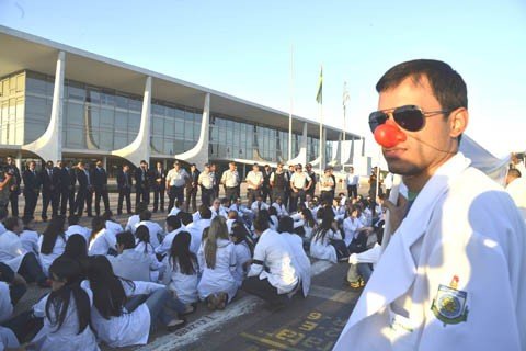 medicos-reforcam-criticas-ao-governo-1 Médicos organizam mais protestos no decorrer desta semana, em várias cidades do país