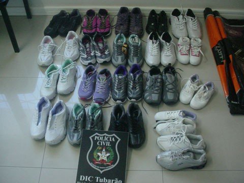 Dupla é presa com produtos roubados