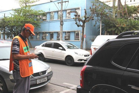 vagas-serao-100-efetivadas-amanha-1 O monitor Osvaldo afirma que o novo sistema tem sido bem aceito pela população