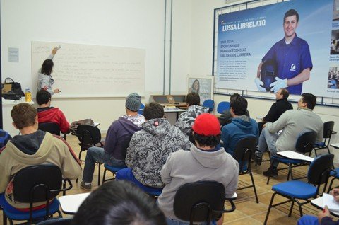 industria-oferece-cursos-1 Programa oferece capacitação para todos os funcionários, melhorando, assim, a produtividade - Foto:Fabrine Jeremias/Librelato/Divulgação/Notisul