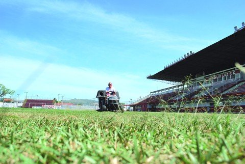 leao-do-sul-promove-fim-de-ano-com-evento-1 O Estádio Anibal Costa já recebe as melhorias para o próximo ano - Foto:Luiz Henrique Fogaça/Hercílio Luz F.C./Divulgação/Notisul