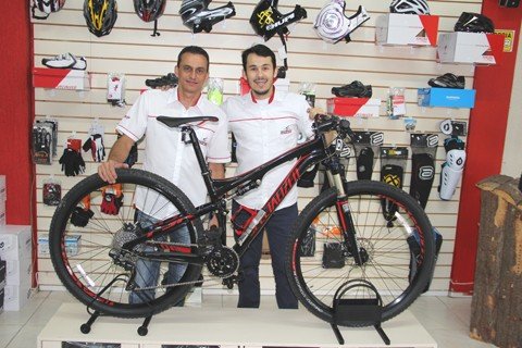 loja-vira-referencia-em-marcas-na-regiao-1 A Shop Bike fará uma exposição no Farol Shopping a partir deste fim de semana. As bikes esportivas também serão expostas