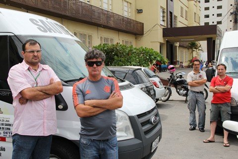 motoristas-cruzam-os-bracos-para-protestar-1 Os motoristas reivindicam vagas de estacionamento para os utilitários