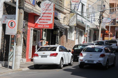 sistema-ainda-nao-esta-completo-1 Cada motorista, após estacionar o veículo, tem tolerância de cinco minutos para utilizar as vagas de uso geral e carga e descarga