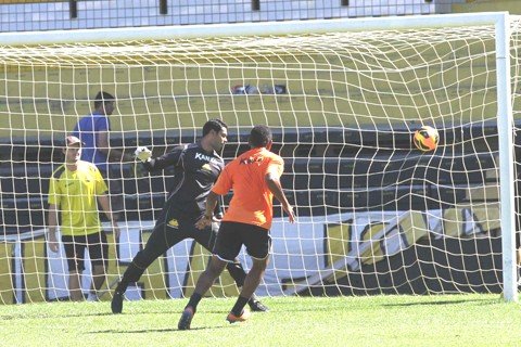 tigre-preparado-para-o-nautico-1 Ainda em casa, elenco deu atenção especial para as finalizações - Foto:Fernando Ribeiro/Criciúma E.C./Divulgação/Notisul
