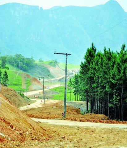 aberta-a-concorrencia-para-mais-um-segmento-da-obra-1 As obras de terraplanagem começam a se aproximar do centro de Grão-Pará - Foto:Dione Heinzen/Prefeitura de Grão-Pará/Divulgação/Notisul