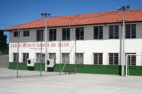 auditoria-aponta-irregularidades-em-escolas-1 A Escola Renato Ramos da Silva, no bairro Portinho, em Laguna recebeu inspeção dos auditores do TCE e apresenta problemas estruturais, hidráulicos e elétricos - Foto:Geraldo Ge/Prefeitura de Laguna/Divulgação/Notisul