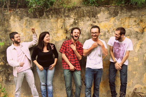 cavaleiros-marginais-lancam-o-primeiro-disco-1 Lucas Suárez, Daiani Santinoni, Guilherme Simon, Felipe Costa de Souza e Maurício Nunes - Foto:Jean Cesca/Cavaleiros Marginais/Notisul