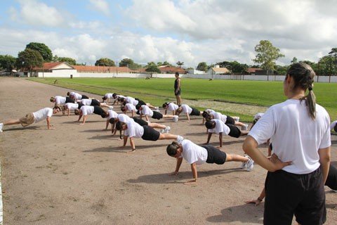 curso-coloca-mulheres-na-corporacao-1 As alunas soldados preparam-se para entrar na 8ª Região da Polícia Militar. Foto: Maycon Vianna