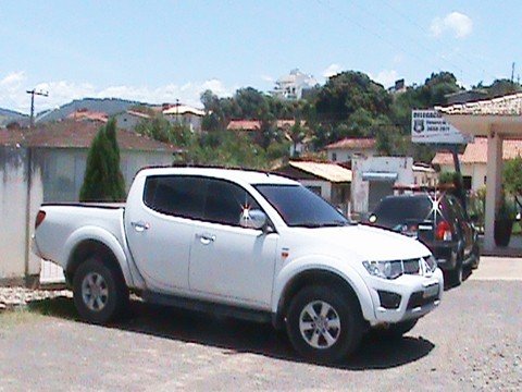 mais-um-veiculo-clonado-e-recuperado-1 A cor original da caminhonete furtada em Xangri-lá, no Rio Grande do Sul, era vermelha