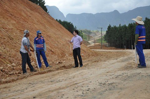trabalhos-iniciam-em-dois-meses-1 A última parte da pavimentação da Serra do Corvo Branco entrou em processo licitatório. Os envelopes serão abertos no próximo mês. Foto: Chênia Cenci/SDR-Braço do Norte/Divulgação/Notisul