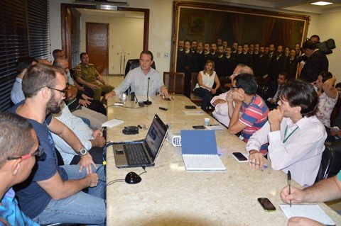 assembleia-tera-novo-presidente-na-segunda-1 Deputado reuniu membros da imprensa, ontem, para informar as suas novas pretensões políticas. Foto: Júlio Cancellier/Assembleia/Divulgação/Notisul.