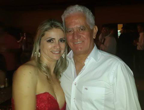 funcionaria-do-cedup-morre-em-acidente-1 Débora Cristina Nunes de Lima morreu no local do acidente. Ela estava acompanhada do ex-vereador João Batista de Andrade . Foto: Arquivo Pessoal/Notisul
