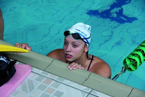 atleta-da-atn-busca-vaga-em-mundial-1 Fernanda treina forte sete dias por semana. São braçadas imponentes, que resultam em grandes conquistas