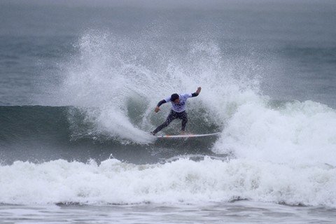 circuito-de-surf-ocorre-no-santinho-1 Surfistas do estado estão prontos para mais um grande evento na Ilha de Santa Catarina. Atletas da região estão entre os melhores - Foto:Basílio Ruy/Fecasurf/Divulgação/Notisul