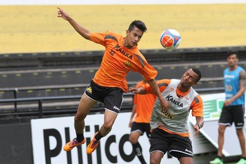 criciuma-briga-por-uma-vaga-1 Jogadores treinaram forte ontem. Equipe joga por uma vitória simples - Foto:Fernado Ribeiro/Criciúma EC/Divulgação/Notisul
