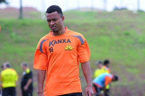 meia-cre-em-afinidade-no-time-carvoeiro-1 João Vitor em treino para o próximo jogo - Foto:Divulgação/Notisul