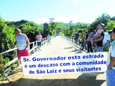 nova-licitacao-prevista-para-o-proximo-mes-1 A comunidade de São Luís fez um grande protesto na manhã deste domingo, na ponte de São Martinho