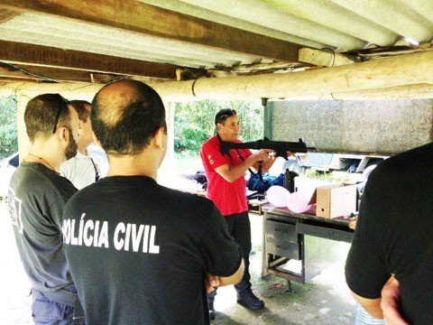 treinamento-capacita-policiais-civis-1 Desde ontem, 20 policiais recebem as aulas práticas em Tubarão - Foto:Polícia Civil de Tubarão/Divulgação/Notisul