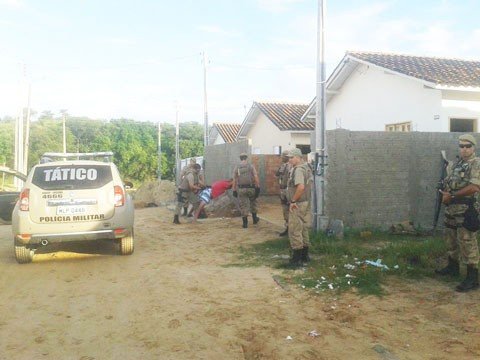 tres-pessoas-sao-presas-por-trafico-1 A Operação Pré-Carnaval é realizada pelos policiais militares de Laguna, Imbituba e Tubarão, além da Agência de Inteligência da Cidade Juliana - Foto:PPT/Laguna/Divulgação/Notisul