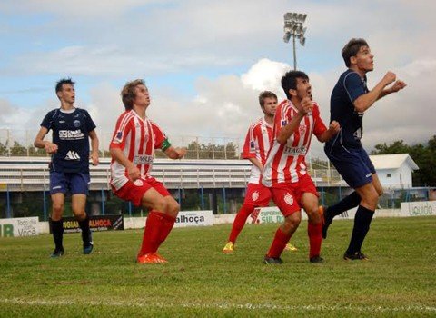 leao-do-sul-sai-com-o-empate-de-palhoca-1 Atletas do Hercílio estiveram em Palhoça, nesta quinta-feira, para a segunda rodada do returno - Foto:Fernando Anacleto Junior/Guarani de Palhoça F.C/Divulgação/Notisul