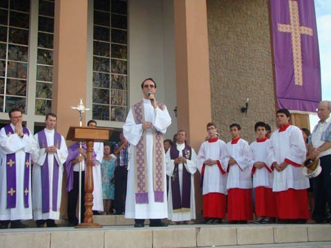 momento-de-conversao-e-penitencia-1 O bispo Dom João Francisco Salm celebrará as missas da Semana Santa, na Catedral Diocesana de Tubarão. Foto: Diocese de Tubarão/Divulgação/Notisul