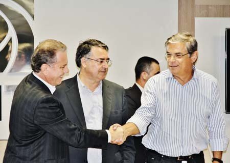 que-venham-as-obras-1 Visita do governador (C), do vice, (D) e do presidente da Assembleia trouxe muita esperança de crescimento à região. Fotos: Maycon Vianna/Notisul