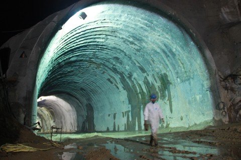 equipamentos-sao-instalados-1 O túnel para transposição terá 530 metros de comprimento, com 370 metros de pista para o acesso - Foto:Muriel Albonico/Dnit/Divulgação/Notisul
