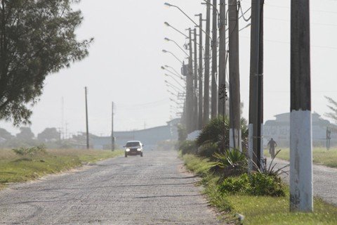 propostas-sao-abertas-1 A avenida João Marronzinho recebe grande fluxo de veículos, principalmente no verão - Foto:Marco Bocão/Prefeitura de Laguna/Divulgação/Notisul