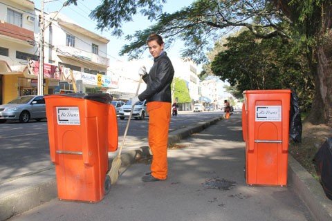 um-trabalho-essencial-1 A jovem Edilene escolheu o município e pretende trazer mais conterrâneos