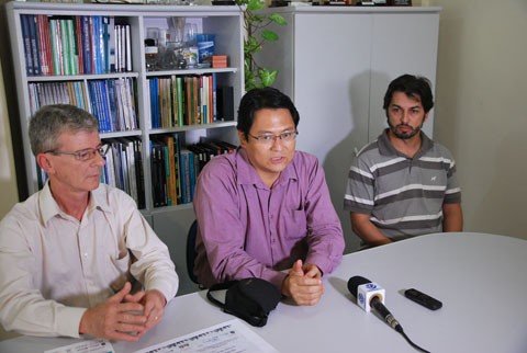 importancia-da-mobilidade-urbana-e-discutida-1 Nakano atendeu a imprensa na tarde de ontem, em Tubarão - Foto:IF Assessoria em Comunicação/Divulgação/Notisul