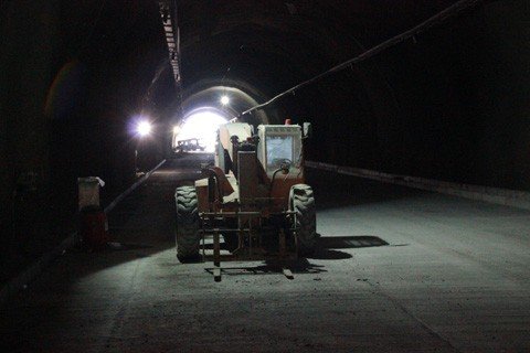 pavimentacao-e-finalizada-1 O lote de obras para construção do túnel tem 900 metros de extensão, 530 metros de galeria escavada e 370 metros de acessos - Foto:Muriel Albonico/Divulgação/Notisul