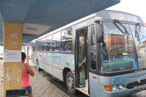 jornada-de-trabalho-e-ampliada-1 Hoje, a jornada de trabalho é de 10 horas diárias. Agora, poderá ocorrer em até 12 horas conforme acordo com o sindicato da categoria