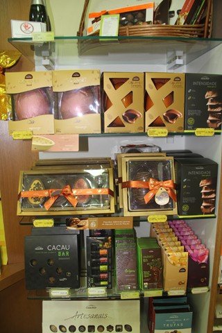 mercado-comeca-a-ficar-aquecido-1 Alimento tradicional da Páscoa, os ovos de chocolate são um sucesso no Brasil. São muitos os sabores e tamanhos