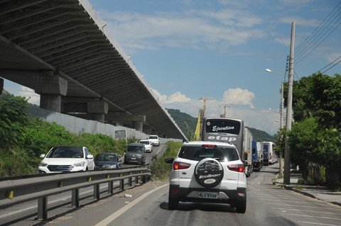 operacao-intensificara-a-seguranca-na-regiao-1 Um dos pontos com maior formação de filas é nas proximidades da ponte, em Laguna